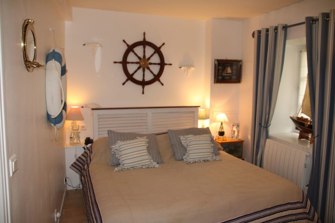 Imagen de la habitación del Hotel Hostellerie Du Prieuré. Foto 11