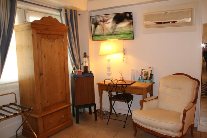 Imagen de la habitación del Hotel Hostellerie Du Prieuré. Foto 14