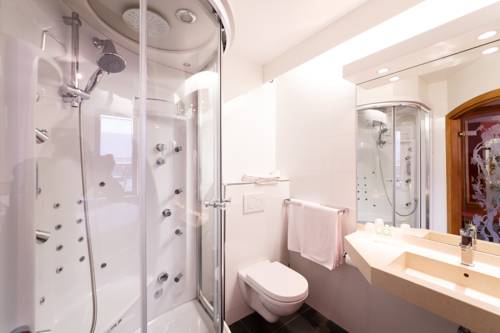 Imagen de la habitación del Hotel Hostellerie Du Rosenmeer. Foto 13