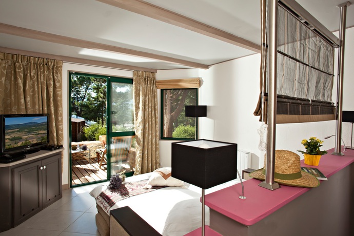 Imagen de la habitación del Hotel Hostellerie Du Val De Sault. Foto 5