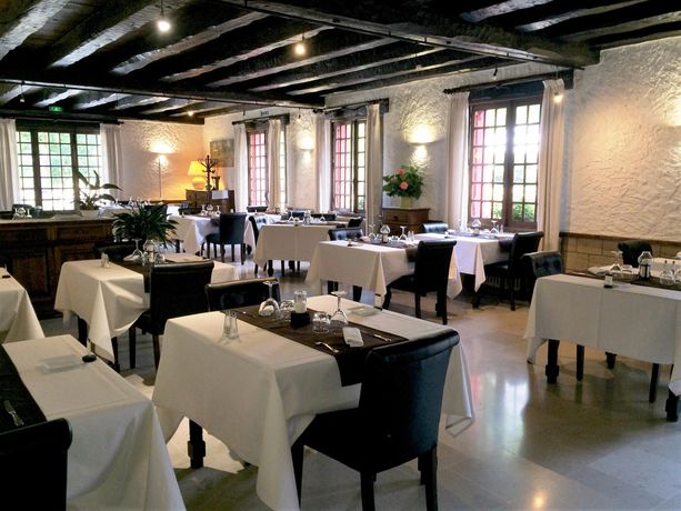 Imagen del bar/restaurante del Hotel Hostellerie La Charmille. Foto 9