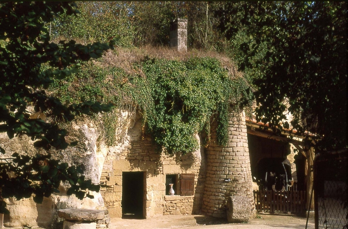 Imagen de los exteriores del Hotel Hostellerie La Croix Blanche. Foto 5
