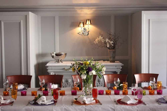 Imagen del bar/restaurante del Hotel Hostellerie La Croix Blanche. Foto 3