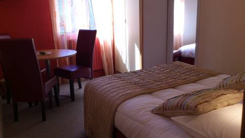 Imagen de la habitación del Hotel Hostellerie La Terrasse. Foto 11