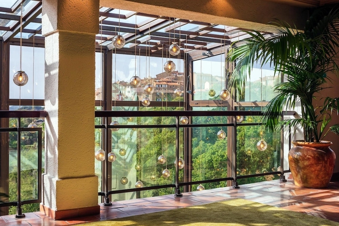 Imagen de los interiores del Hotel Hostellerie Le Baou. Foto 19