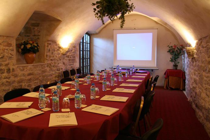 Imagen de los interiores del Hotel Hostellerie Le Beffroi, Vaison-la-Romaine. Foto 8