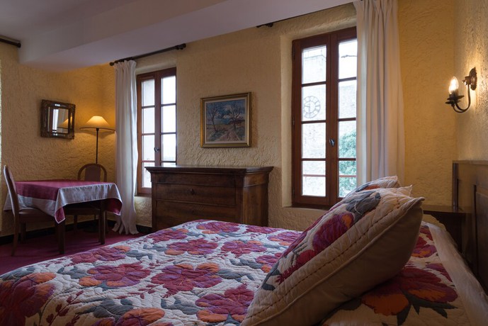 Imagen de la habitación del Hotel Hostellerie Le Beffroi, Vaison-la-Romaine. Foto 9