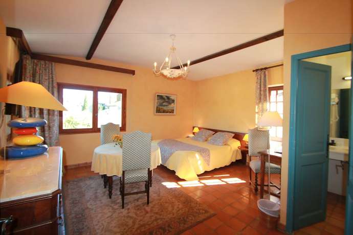 Imagen de la habitación del Hotel Hostellerie Le Beffroi, Vaison-la-Romaine. Foto 10