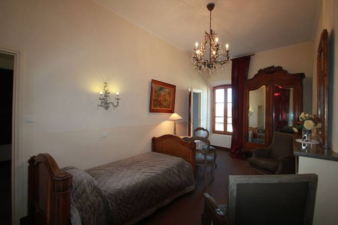 Imagen de la habitación del Hotel Hostellerie Le Beffroi, Vaison-la-Romaine. Foto 15