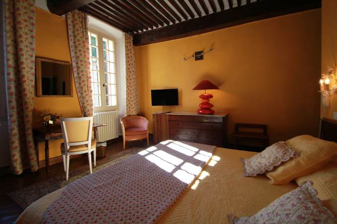 Imagen de la habitación del Hotel Hostellerie Le Beffroi, Vaison-la-Romaine. Foto 19