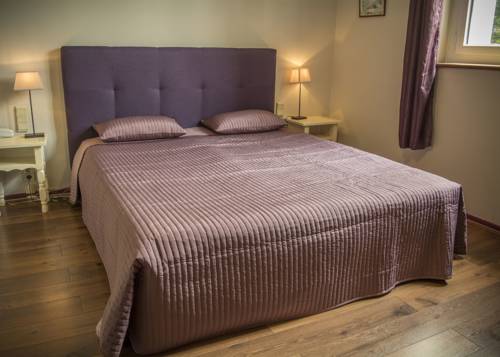 Imagen de la habitación del Hotel Hostellerie Le Blason De Provence. Foto 5