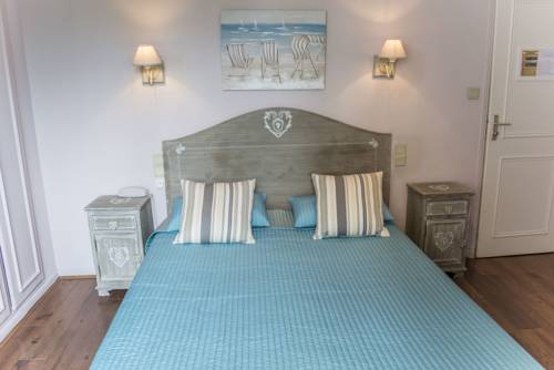 Imagen de la habitación del Hotel Hostellerie Le Blason De Provence. Foto 6