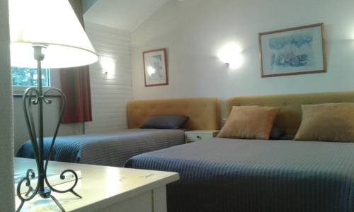 Imagen de la habitación del Hotel Hostellerie Le Blason De Provence. Foto 8