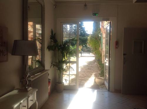 Imagen de la habitación del Hotel Hostellerie Le Blason De Provence. Foto 16