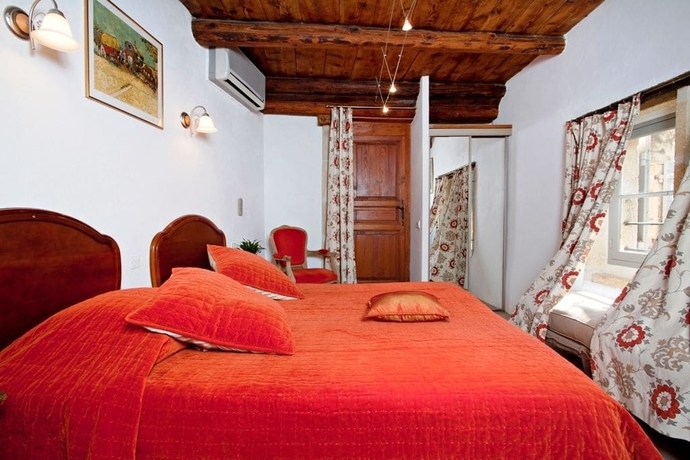 Imagen de la habitación del Hotel Hostellerie Le Castellas. Foto 2