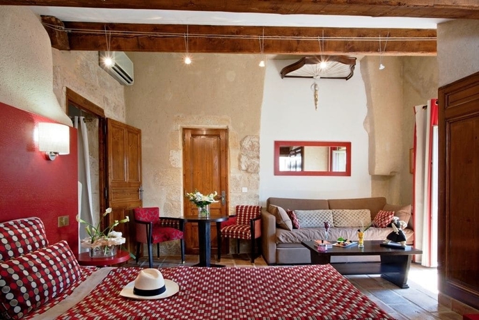 Imagen de la habitación del Hotel Hostellerie Le Castellas. Foto 9