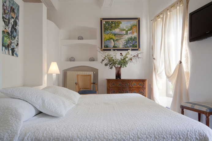 Imagen de la habitación del Hotel Hostellerie Le Castellas. Foto 14