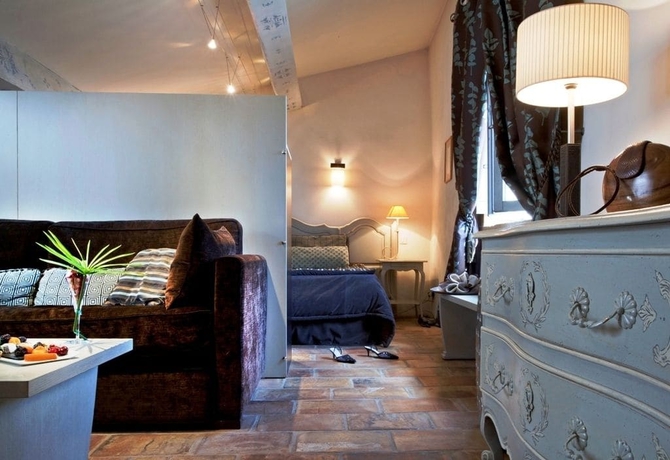 Imagen de la habitación del Hotel Hostellerie Le Castellas. Foto 16