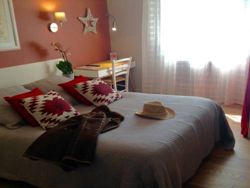 Imagen de la habitación del Hotel Hostellerie Le Chalet Fleuri. Foto 3