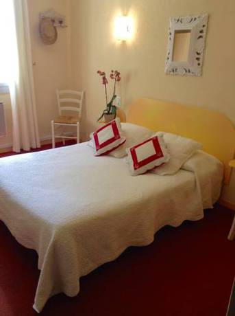 Imagen de la habitación del Hotel Hostellerie Le Chalet Fleuri. Foto 4