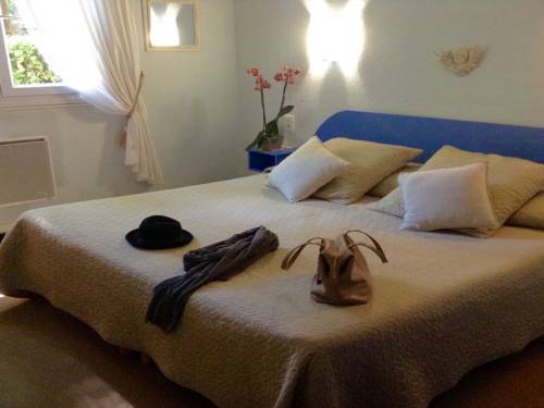 Imagen de la habitación del Hotel Hostellerie Le Chalet Fleuri. Foto 6