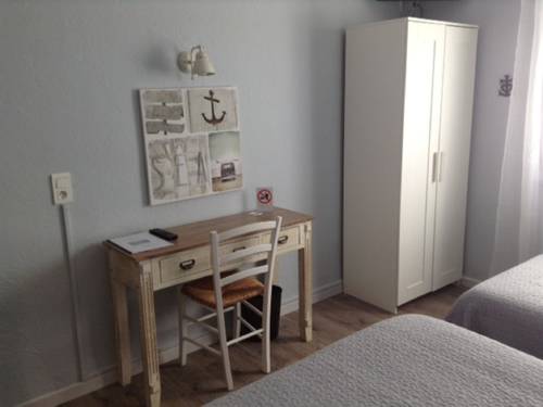 Imagen de la habitación del Hotel Hostellerie Le Chalet Fleuri. Foto 12