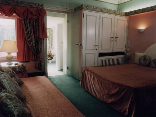 Imagen de la habitación del Hotel Hostellerie Le Ry D'ave. Foto 2