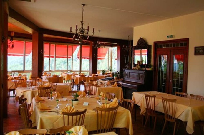 Imagen del bar/restaurante del Hotel Hostellerie Le Turckheim Croix d'Or. Foto 4