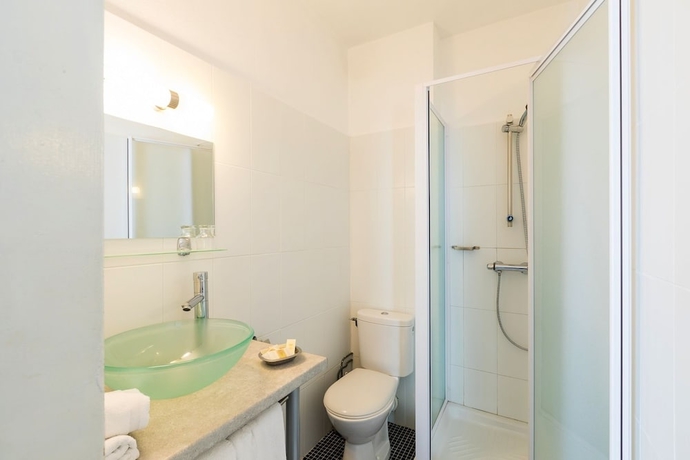 Imagen de la habitación del Hotel Hostellerie Maleville. Foto 18