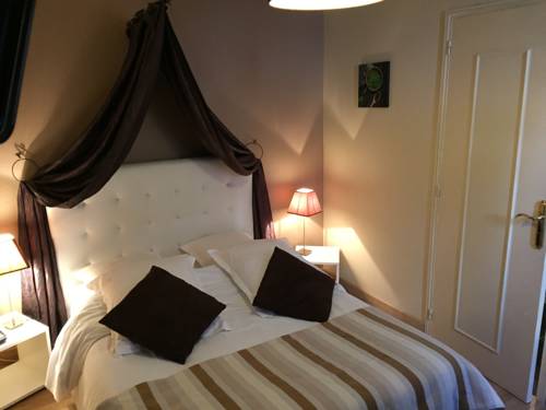 Imagen de la habitación del Hotel Hostellerie Normande. Foto 7