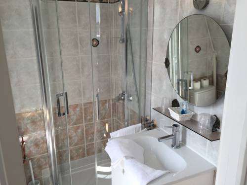 Imagen de la habitación del Hotel Hostellerie Normande. Foto 14