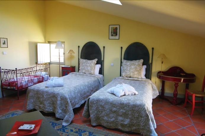 Imagen de la habitación del Hotel Hostellerie Proven&ccedil;ale. Foto 10