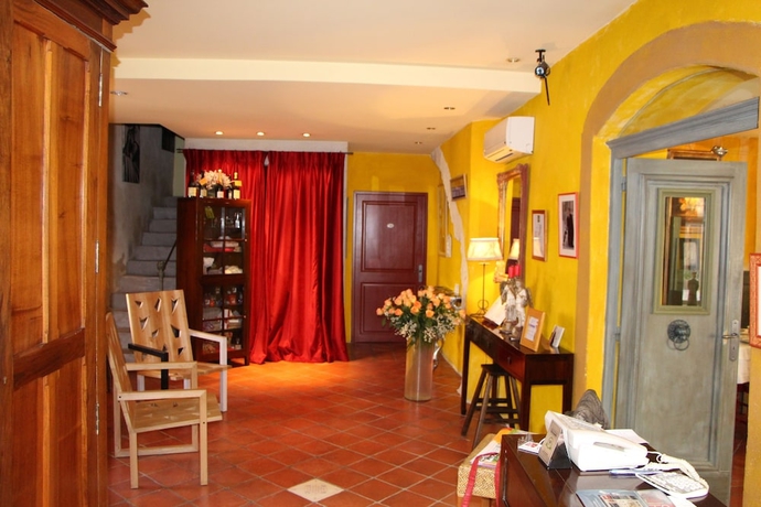 Imagen de los interiores del Hotel Hostellerie Proven&ccedil;ale. Foto 19