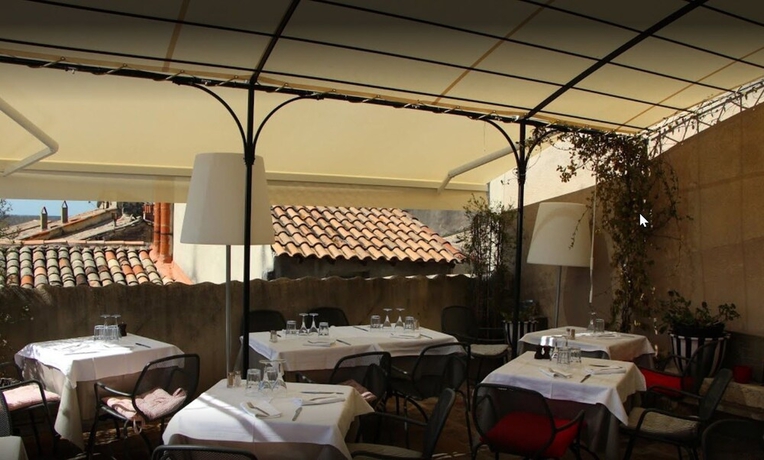 Imagen del bar/restaurante del Hotel Hostellerie Proven&ccedil;ale. Foto 2