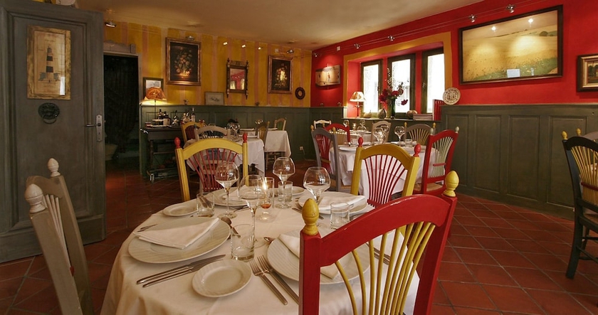 Imagen del bar/restaurante del Hotel Hostellerie Proven&ccedil;ale. Foto 4