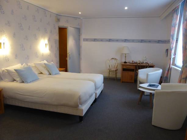 Imagen de la habitación del Hotel Hostellerie Saint Louis. Foto 8