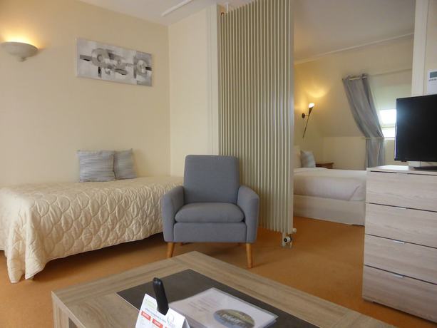 Imagen de la habitación del Hotel Hostellerie Saint Louis. Foto 13