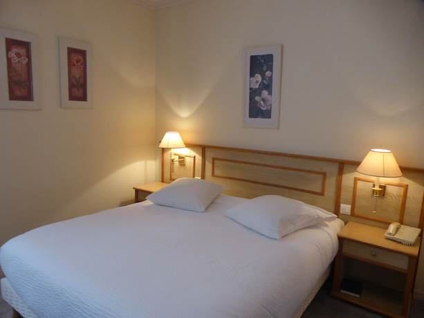 Imagen de la habitación del Hotel Hostellerie Saint Louis. Foto 14