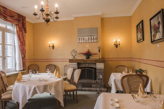 Imagen del bar/restaurante del Hotel Hostellerie Saint Louis. Foto 4
