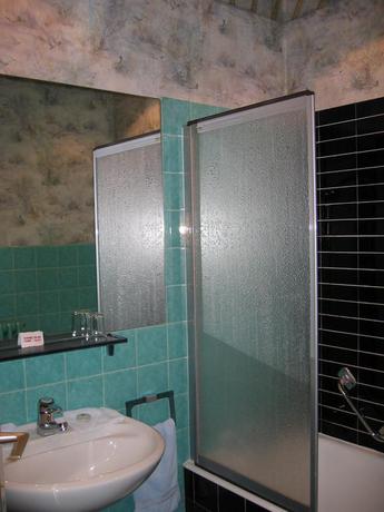 Imagen de la habitación del Hotel Hostellerie Saint Pierre. Foto 5