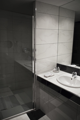 Imagen de la habitación del Hotel Hostellerie Saint-antoine. Foto 5