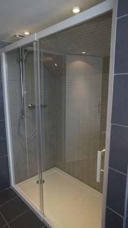 Imagen de la habitación del Hotel Hostellerie de la Porte Bellon. Foto 11