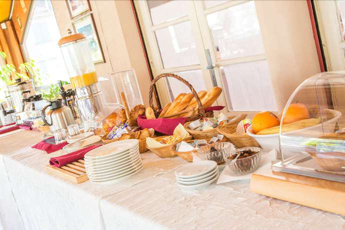 Imagen del bar/restaurante del Hotel Hostellerie de la Roseraie. Foto 3