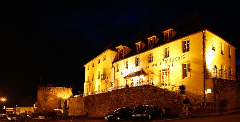 Imagen general del Hotel Hostellerie de la Tour d\'Auxois. Foto 3
