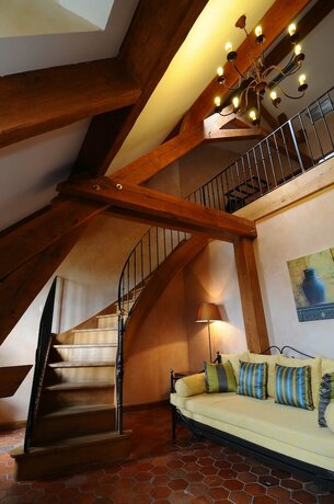 Imagen general del Hotel Hostellerie de la Tour d\'Auxois. Foto 8