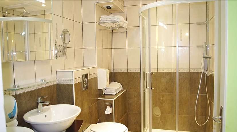 Imagen de la habitación del Hotel Hostellerie du Centrotel et Spa. Foto 3