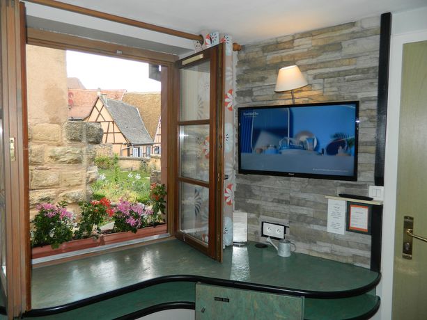 Imagen de la habitación del Hotel Hostellerie du Ch&acirc;teau, Eguisheim. Foto 9