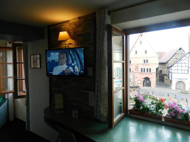 Imagen de la habitación del Hotel Hostellerie du Ch&acirc;teau, Eguisheim. Foto 13