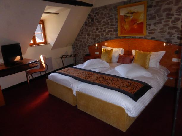 Imagen de la habitación del Hotel Hostellerie du Ch&acirc;teau, Eguisheim. Foto 15
