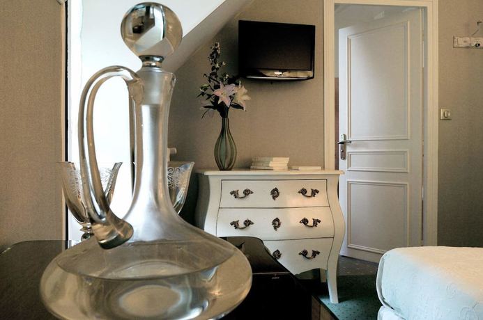 Imagen de la habitación del Hotel Hostellerie du Moulin des Ruats. Foto 10